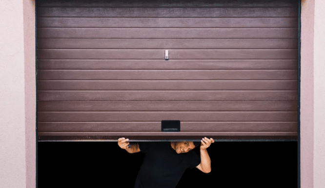 horizontal-panel garage door
